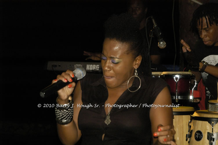 Etana - Live In Concert - One Love Reggae Concert Series 09/10 @ Negril Escape Resort and Spa, December 22, 2009, One Love Drive, West End, Negril, Westmoreland, Jamaica W.I. - Photographs by Net2Market.com - Barry J. Hough Sr, Photographer/Photojournalist - Negril Travel Guide, Negril Jamaica WI - http://www.negriltravelguide.com - info@negriltravelguide.com...!